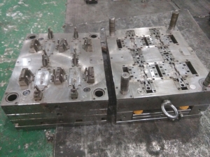 汽車配件雨刮塑膠模具，注塑模具制造，精密模具加工